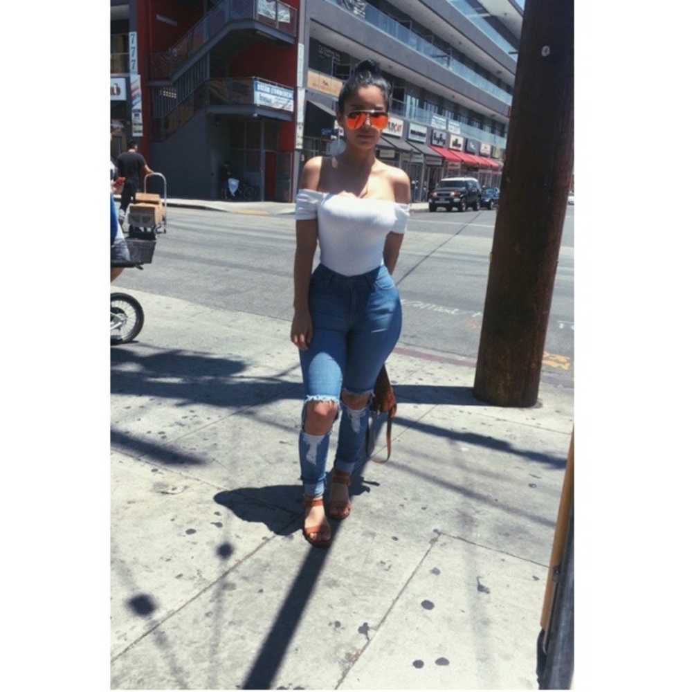 CHECK MY CLOSET OUT 👀